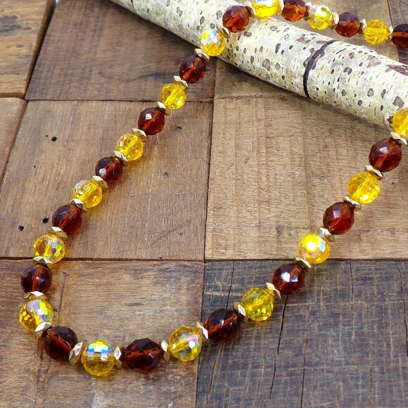 Yellow and brown all glass bead necklace and earring set mixed with gold accent - Picture 9 of 12